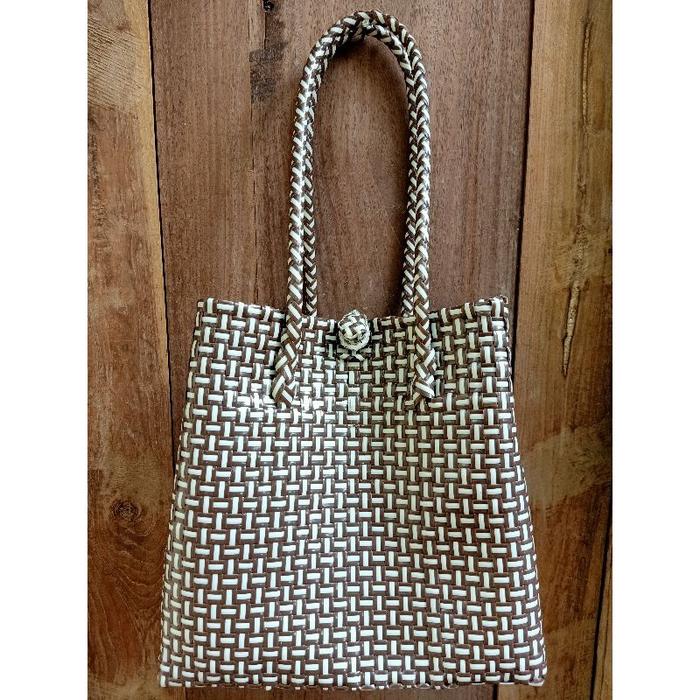 Tas Anyaman Plastik Jali Warna Coklat Size 28x14x26cm