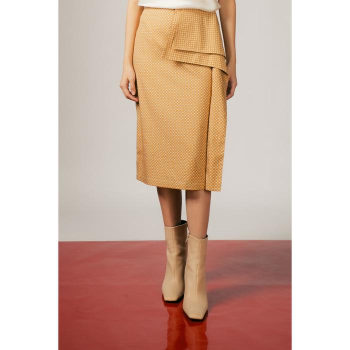 Rok Midi Katun dengan Aksen Layer Asimetris Motif Padma Kuani Layer Skirt