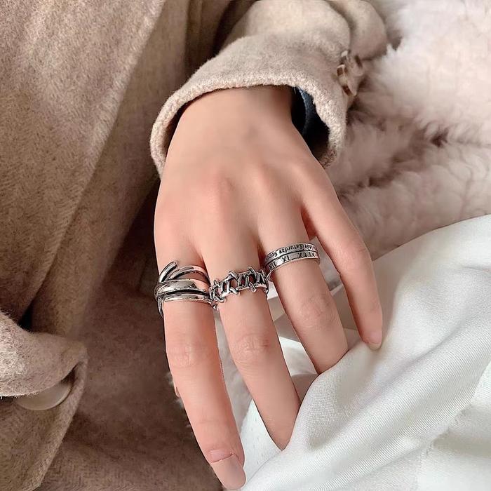 SET CINCIN TITANIUM PRIA MODEL ANGKA ROMAWI CINCIN AESTHETIC VINTAGE