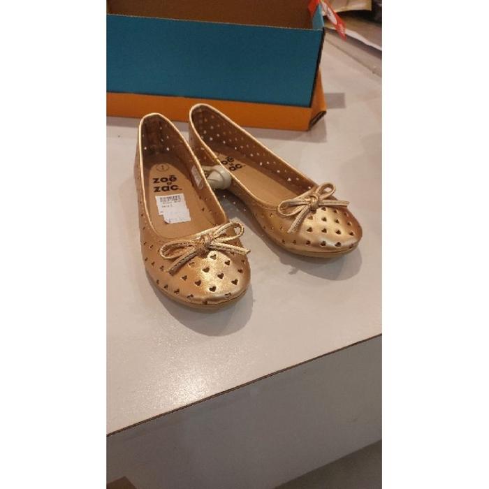 sepatu flat Zoe Zac gold no 1 dan 13 PAYLESS