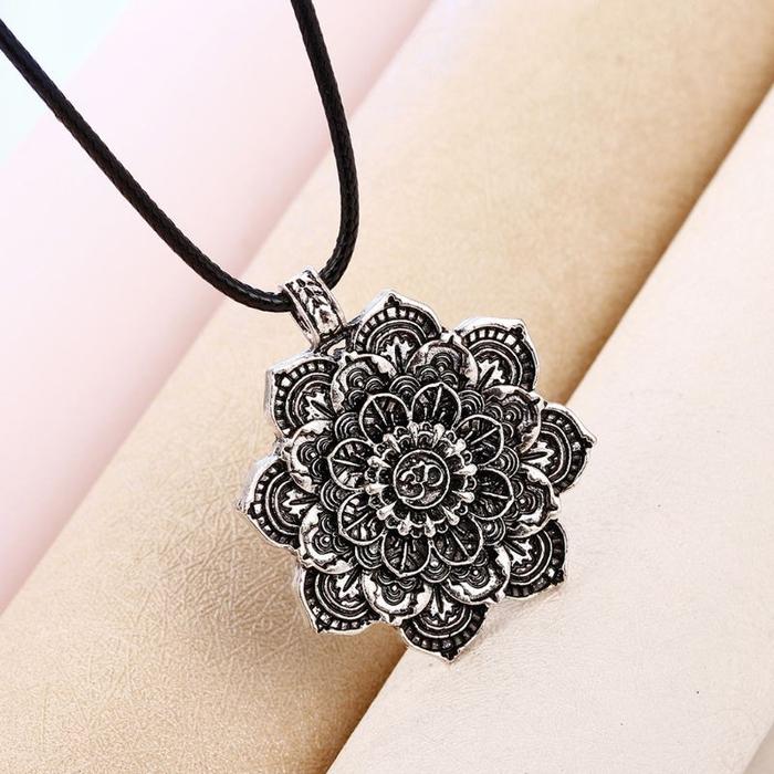 DE Om Lotus Mandala Pendant Necklace Tibetan Buddhist Protection