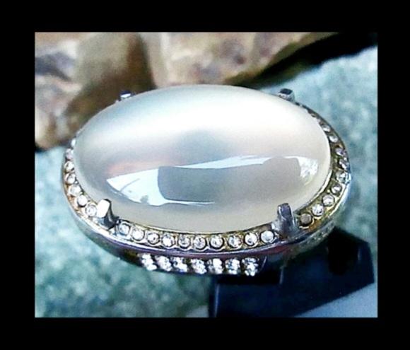 White Obi Bacan Obi Putih Nukleus Size kantoran