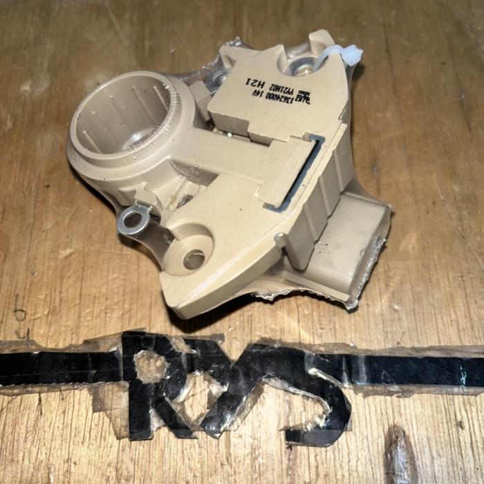 " Ic Regulator Alternator Pajero / Dakar Soket 4 "