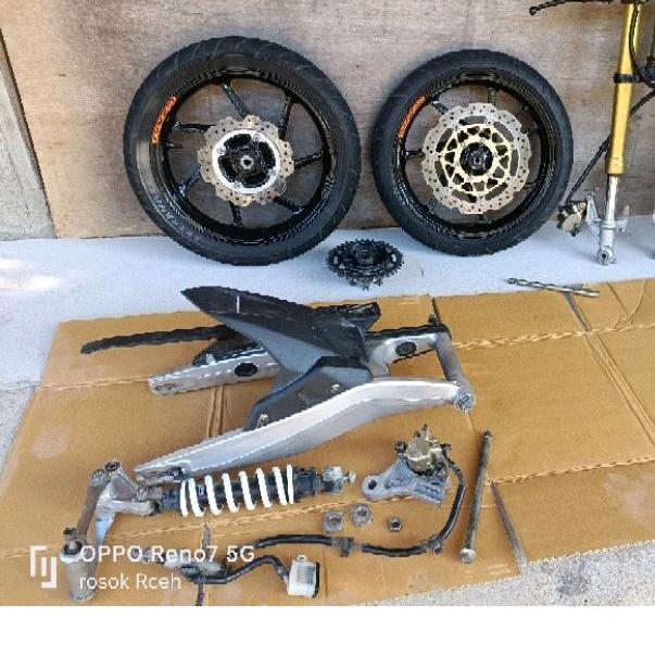 swing arm CBR250RR dan velg set CBR250RR komplit