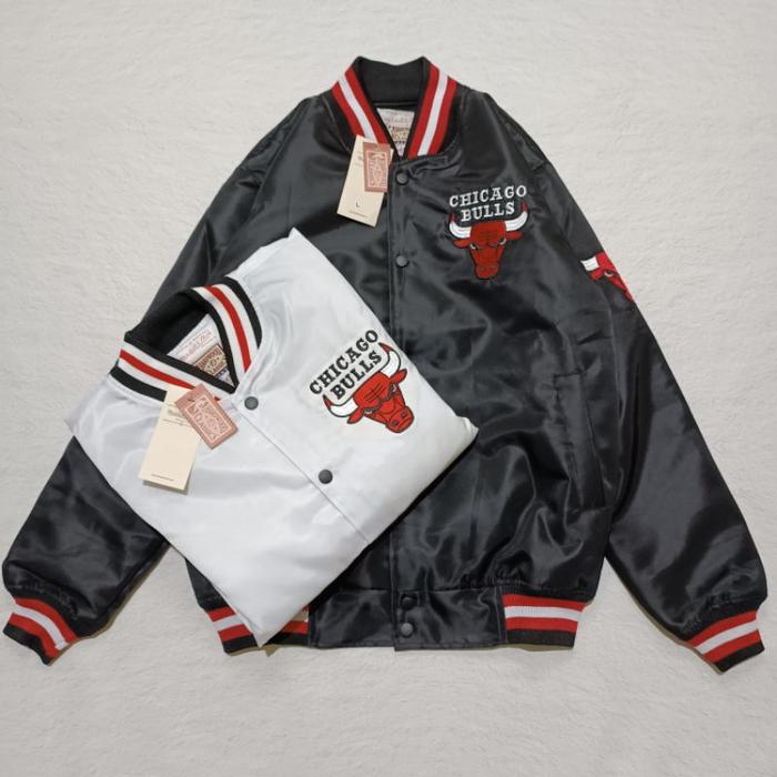Jaket Varsity Chicago Bulls Back Chicago Bulls