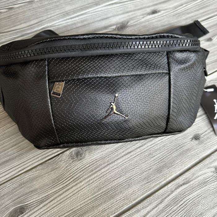 TAS WAISTBAG JORDAN REGAL VENOM ORIGINAL BLACK