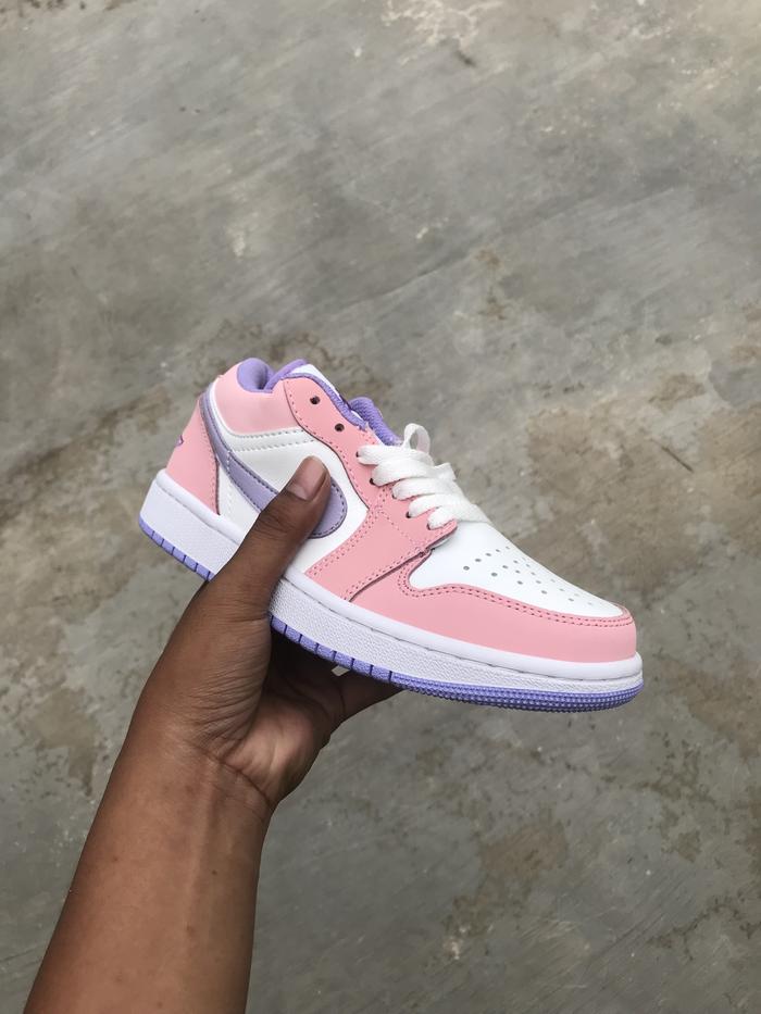 Sepatu Casual AJ1 Low Pink White