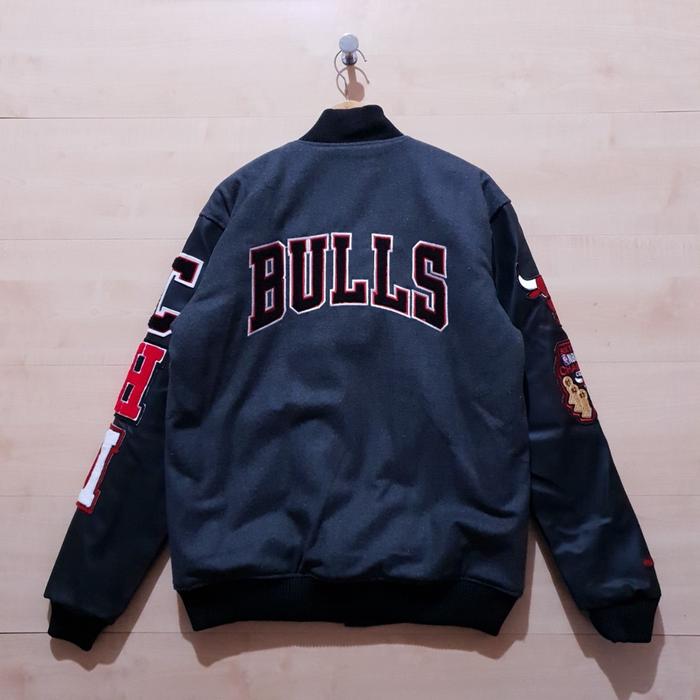 produk baru VARSITY JACKET WOOL LEATHER NBA VINTAGE CHICAGO BULLS CHI