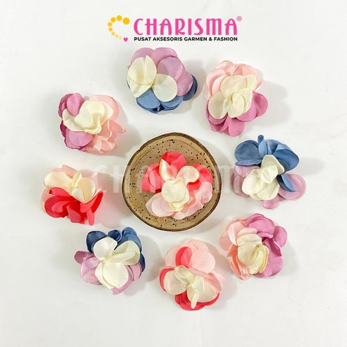 Charisma Aplikasi Bunga Suede 5,5 cm