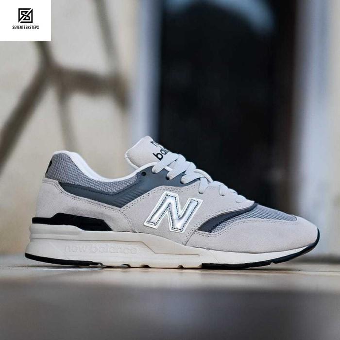 Sepatu Sneaker Pria NB 997 H Prem Grey Silver Terbaru