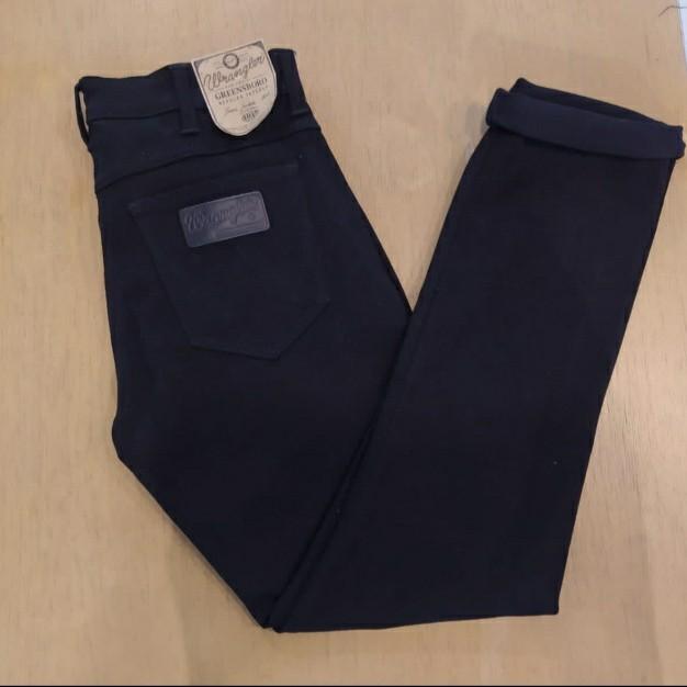 Celana jeans hitam wrangler original HAPPY SHOPPING DAN TERIMAKASIH .
