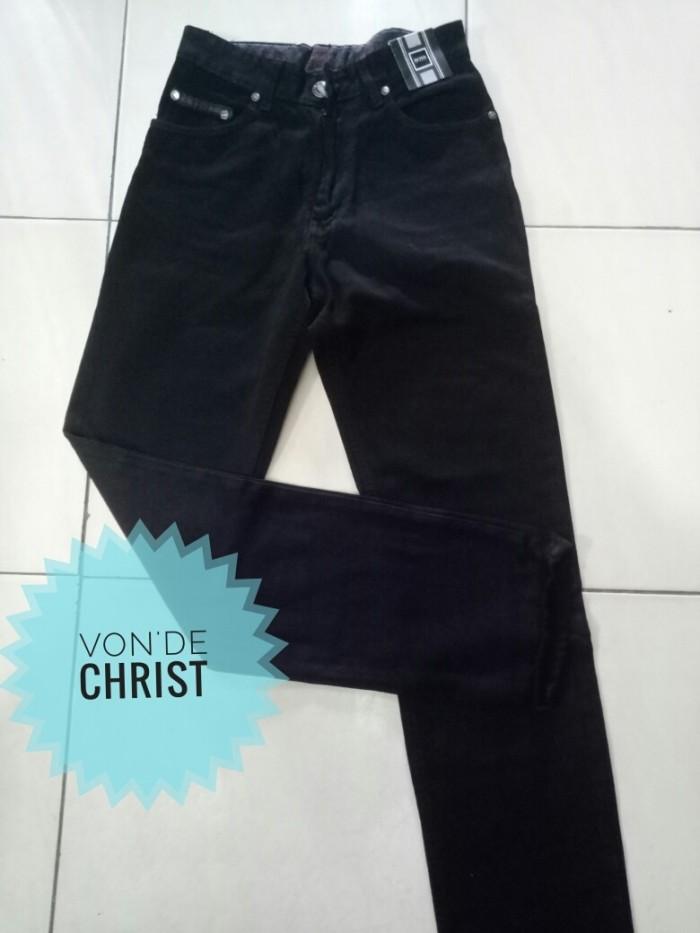 Celana Jeans Merk Boss ORIGINAL!!! HAPPY SHOPPING DAN TERIMAKASIH .