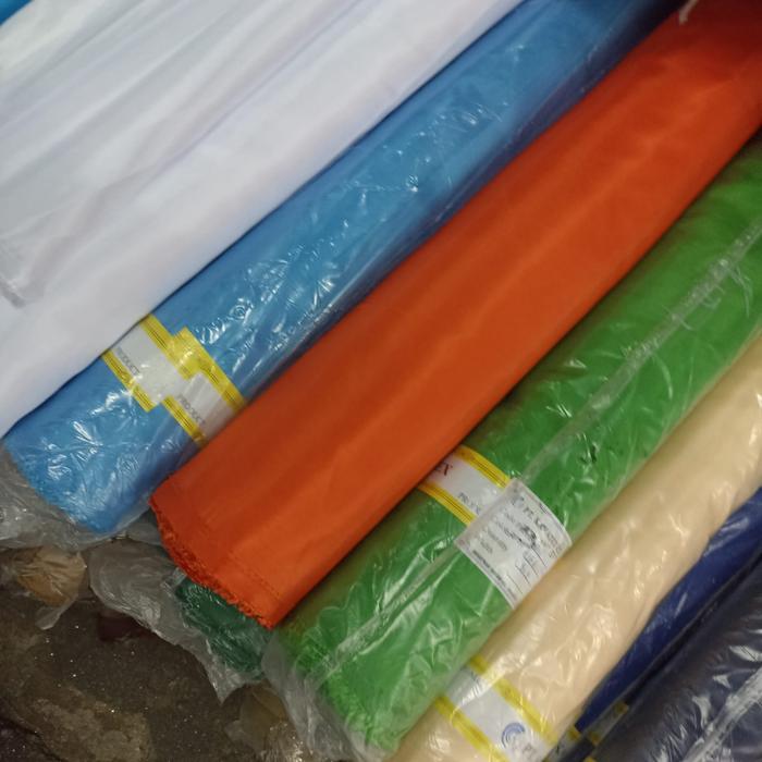 (1 METER) KAIN PELES METERAN | KAIN BENDERA POLOS METERAN | MERAH PUTIH | KAIN PELES KAHATEX | KAIN 