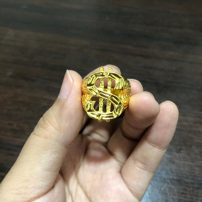 Cincin Logo Dollar Gold / Aksesoris Fashion Pria Cincin Model Mata Uang Dolar Warna Emas Trendy / Mo