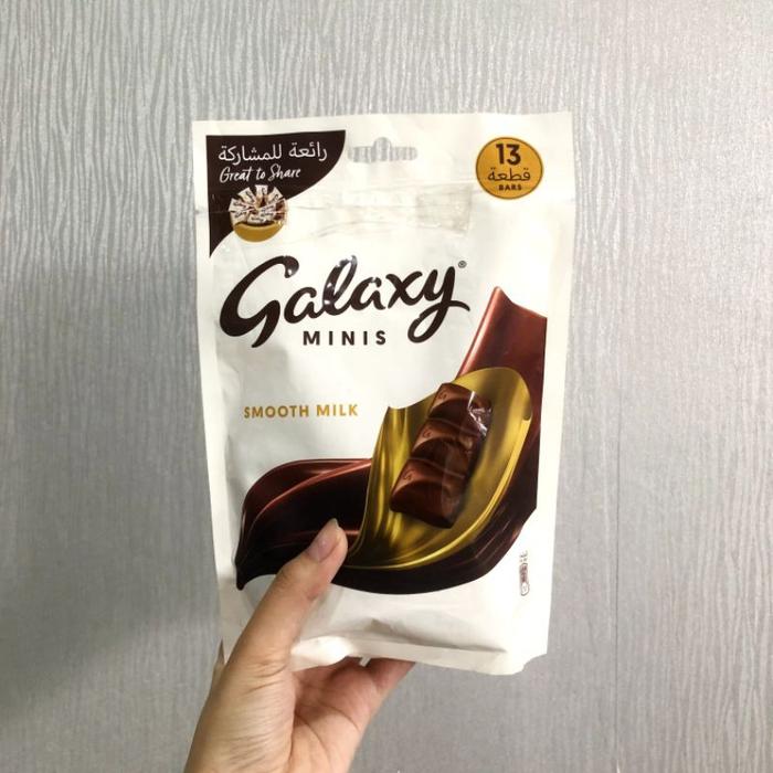 Galaxy minis miniatures isi 13 hazelnut caramel smooth milk oleh oleh haji umrah