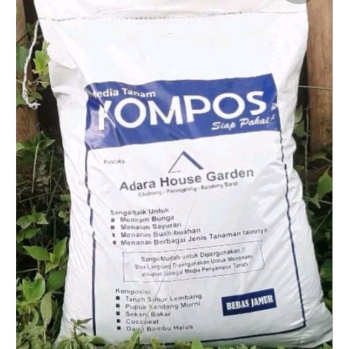 kompos isi ( 2 sak + pupuk kandang 1 bungkus ) untuk media tanam pupuk organik