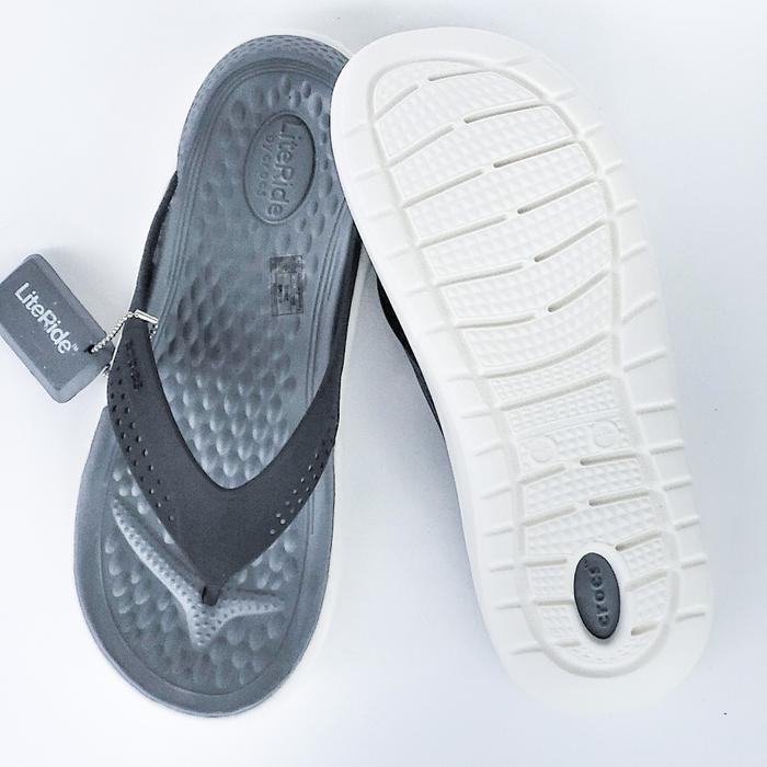 Crocs LiteRide Flip Uni Sandal Pria Wanita Jepit Nyaman Sendal Rumah Flop
