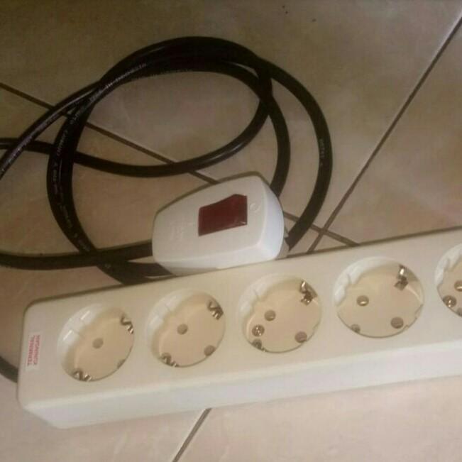 stop kontak 5 lubang uticon+steker switch lampu vyba+nyyhy 2x1.5/2mtr