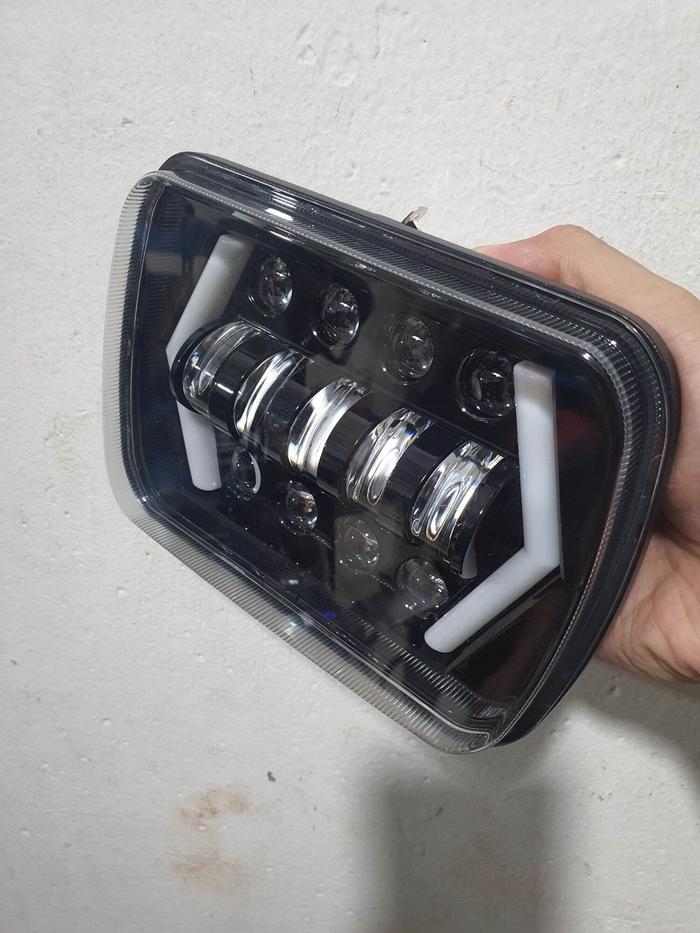 LAMPU LED DAYMAKER KOTAK 7 INCH JEEP FEROZA L 300 TAFT USA IDM