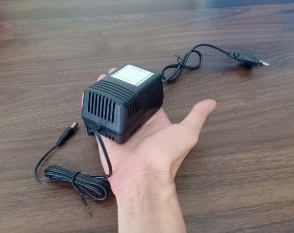 fujia tebal adaptor charger 9v 12v 700ma 1000ma 1A 2A keyboard piano gitar sepeda motor mobil listri