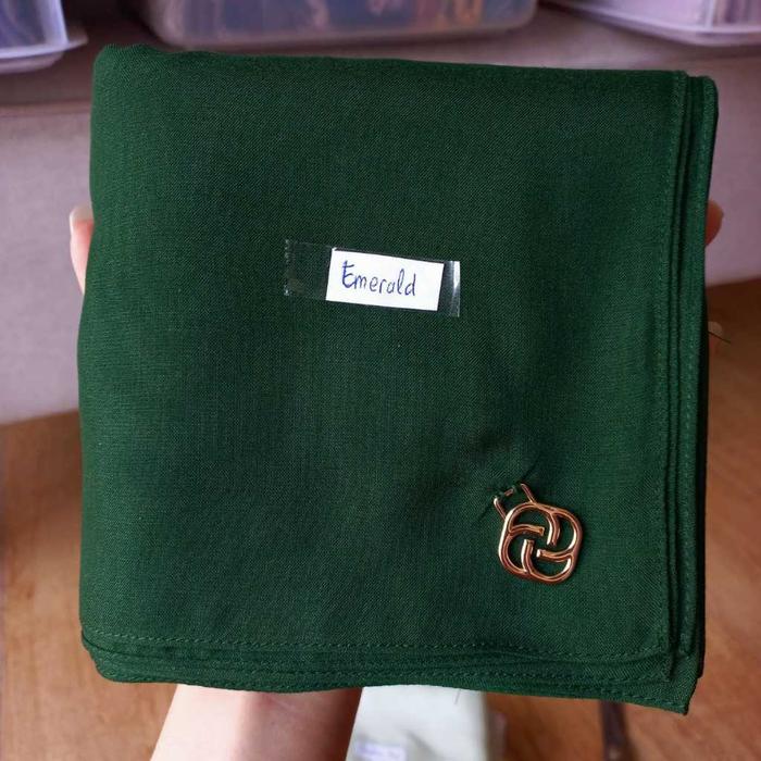 LIZA MATTE GOLD DAN LOGO BESI EMERALD (HIJAU BOTOL) BY DEENAY