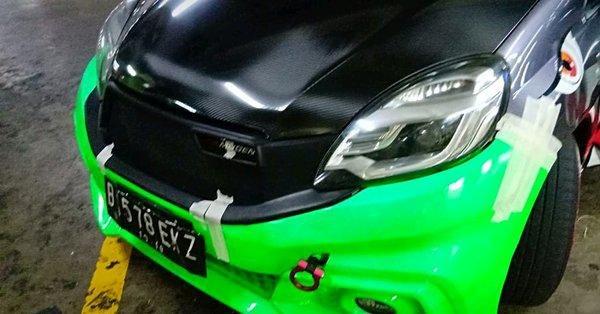 grill honda mobilio RS lama