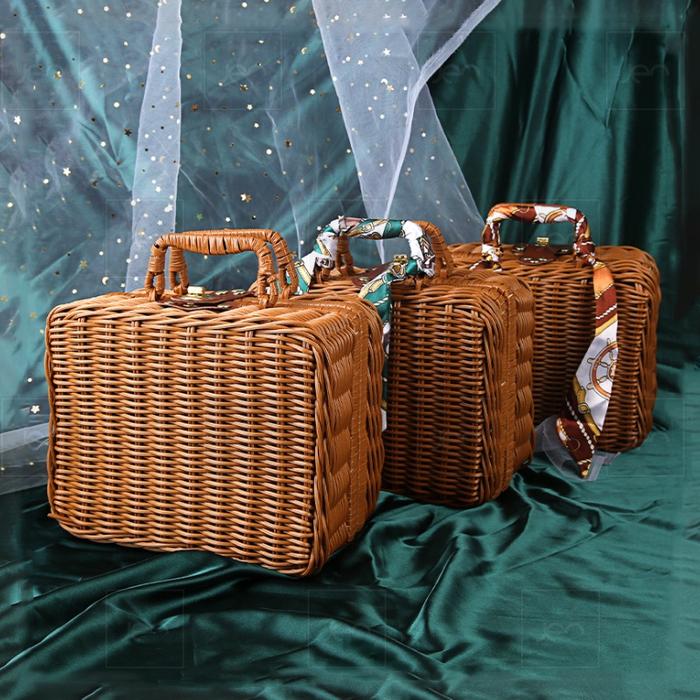 (LW) Keranjang Rotan Piknik Parcel Hampers Box Picnic Box Medium