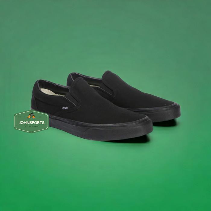 Sepatu Sneakers Slop Hitam Polos Pria Vans Slip On Full Black (Best Quality)