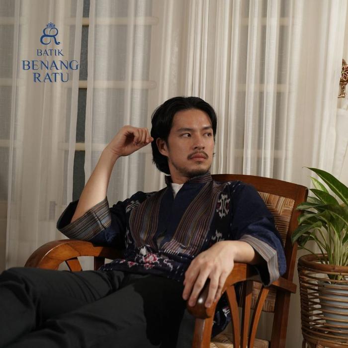 (DS) BATIK BENANG RATU - OUTER BATIK TENUN COWOK SANGHAI X MORGAN (LOOK 2)