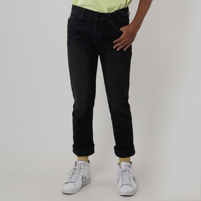 TerlarisModern- Edwin Celana Jeans Nagoya Black Regular Fit Panjang Denim Black