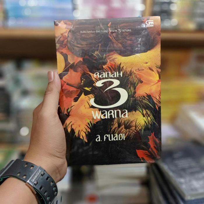 NOVEL RANAH 3 WARNA A. FUADI