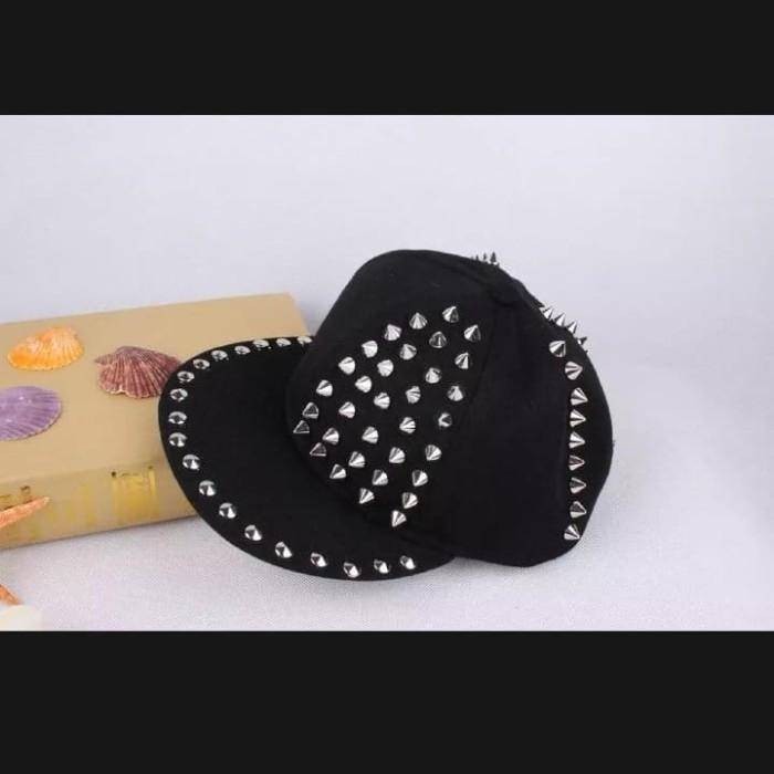 Order Now Topi snap back gaya anak punk dengan Paku Keling