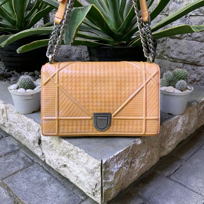 CHR1ST1AN D10R PATENT MICRO-CANNAGE MEDIUM D10RAMA FLAP BAG IN BEIGE
