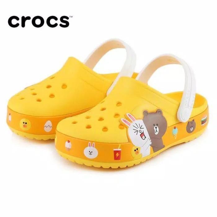SANDAL ANAK PEREMPUAN/CROCS BONEKA LINE/YELLOW WHITE CROCS KIDS LINE