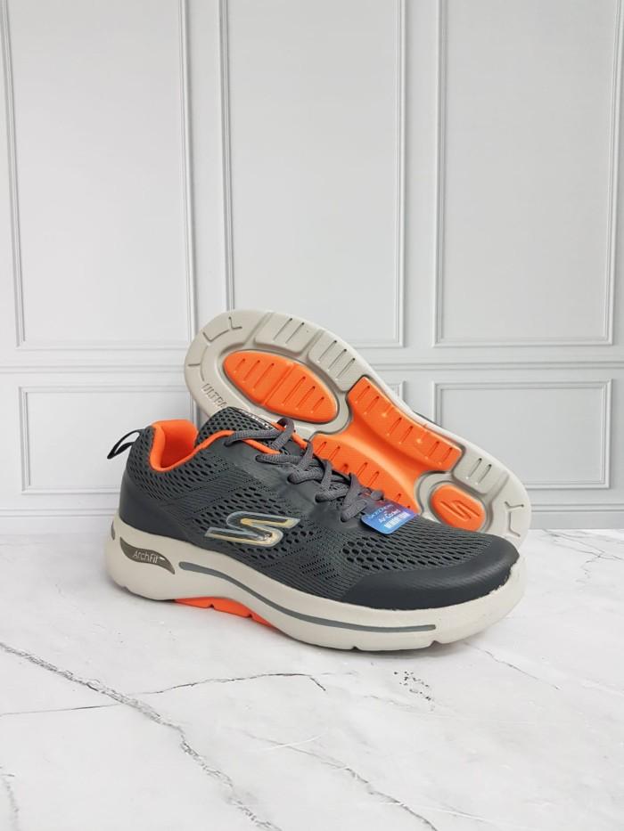 Sepatu Pria Skechers Archfit Trainer Made In Vietnam / Skecher Running