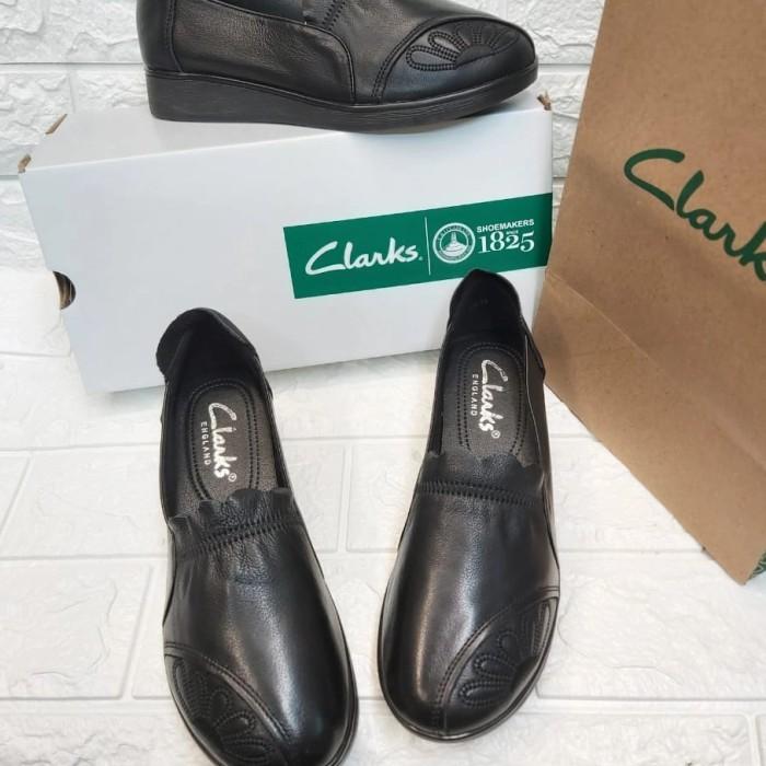 Clarks Slip On 20233 / Sepatu Clarks Wanita / Clarks Asli Kulit