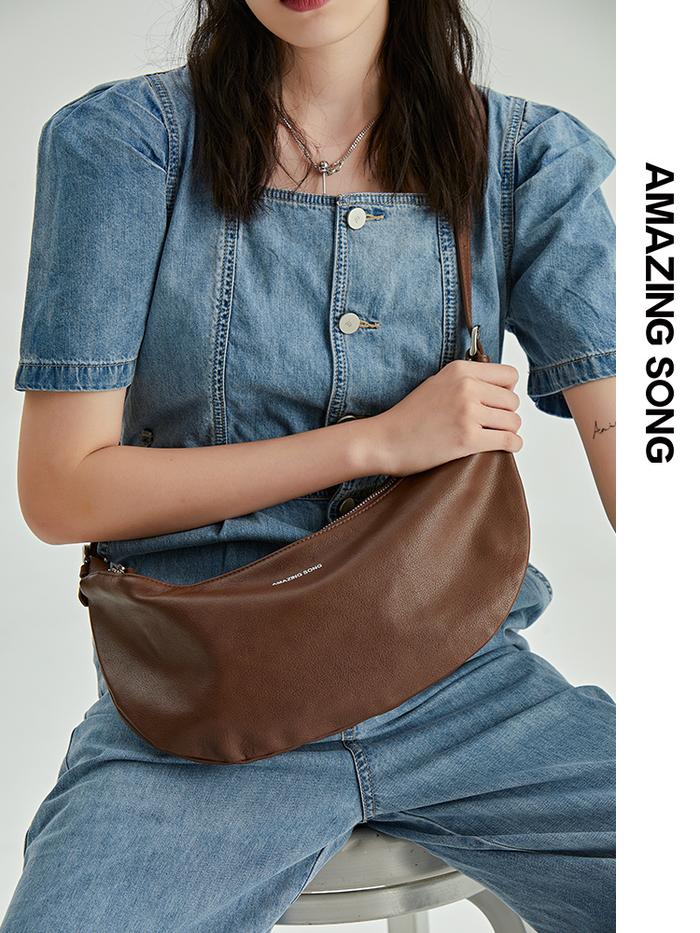 Amazing Song Soft Leather Crossbody Bag Fanny Pack Chic Simple Chest