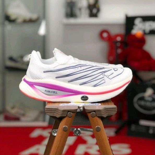 (Nb) New Balance Fuelcell Supercomp Elite V3