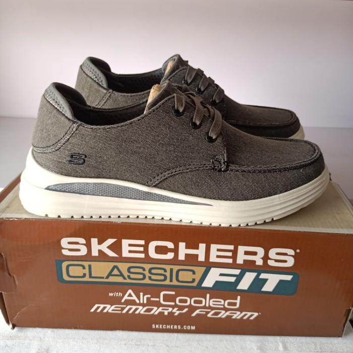 (Terlaris) Skechers Relaxed Fit ( Size : 46 )