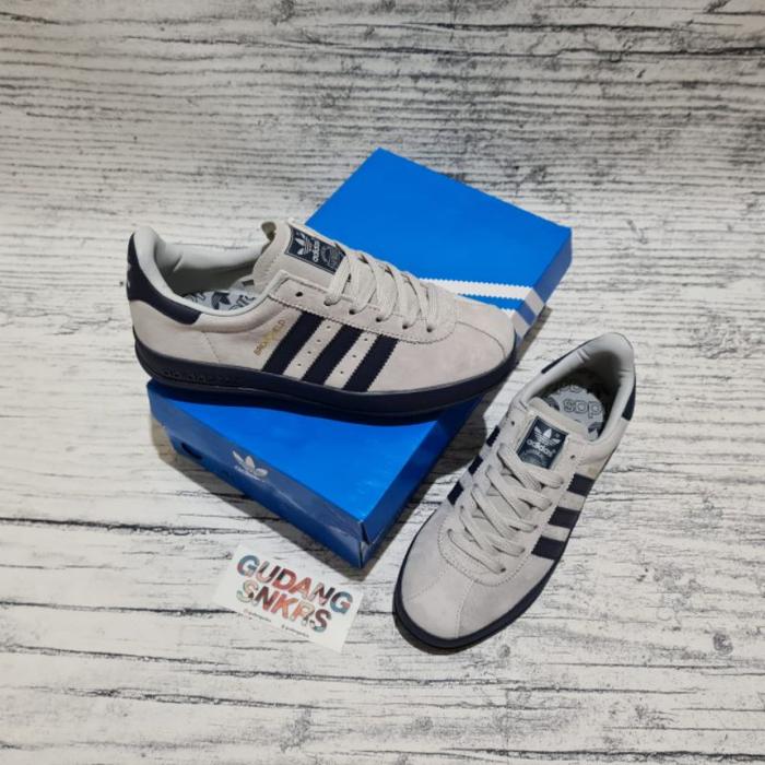(New) Adidas Broomfield Cream Navy // Broomfield Blue "Bnib 100%"