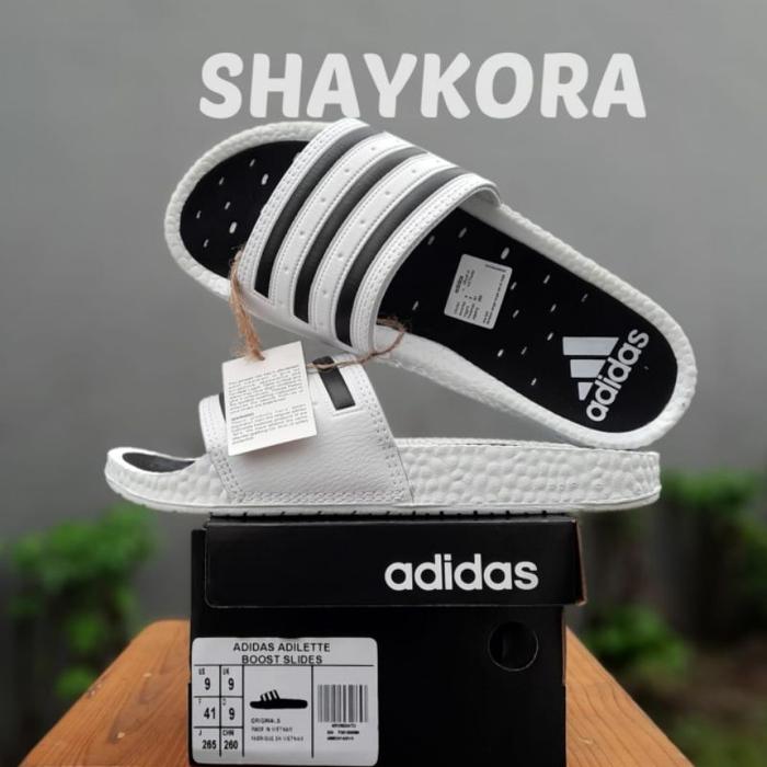 (New) Sendal Slop Putih Adidas Bots Adilete Sandal Slip On Pria Putih Hitam 39-43