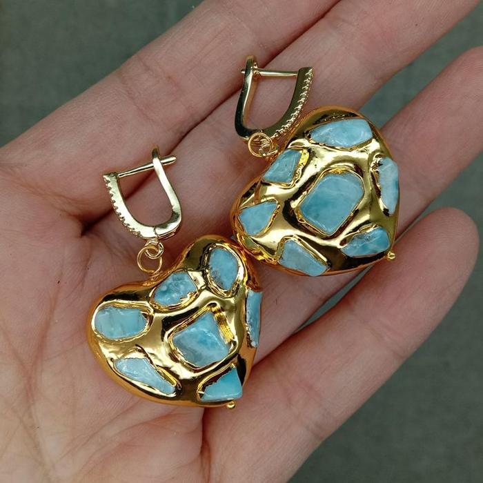 ANTING KKGEM  24x28mm Natural Blue Larimar Chips Pave Heart Shaped Yellow Gold color Dangle LeverBac