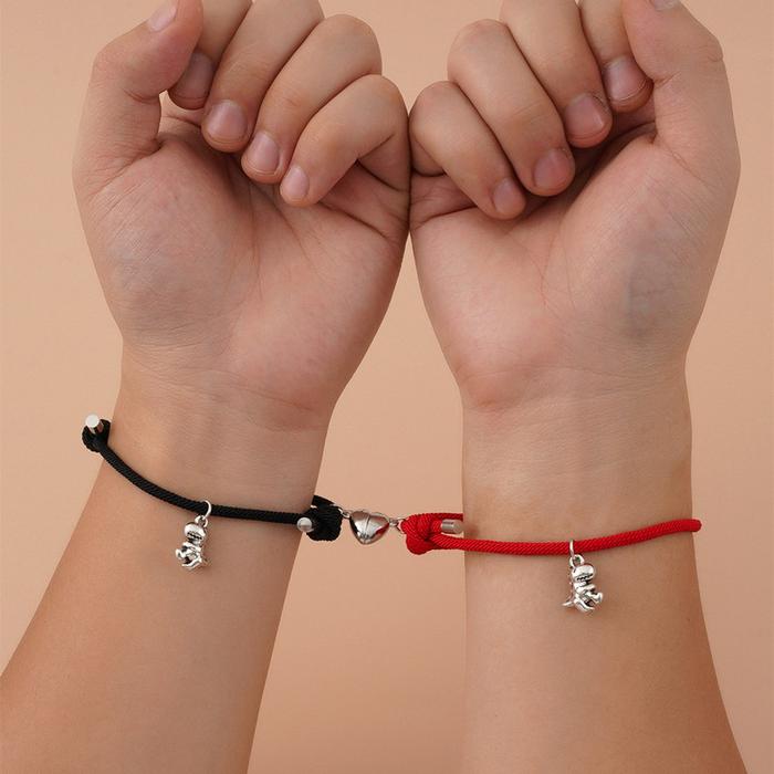 NEW 2pcs Magnetic Stainless Steel Dinosaur Pendant Heart Charm Couple Bracelets Lover Friend Men Wom