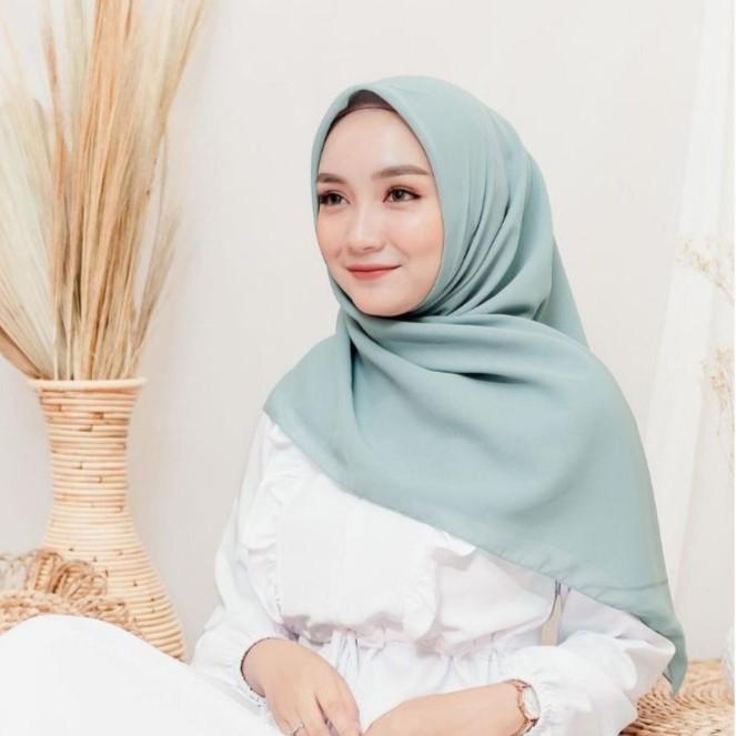 L14 BELLA SQUARE HIJAB SEGI 4 KERUDUNG POLOS POLYCOTTON WARNA HIJAU WARDAH