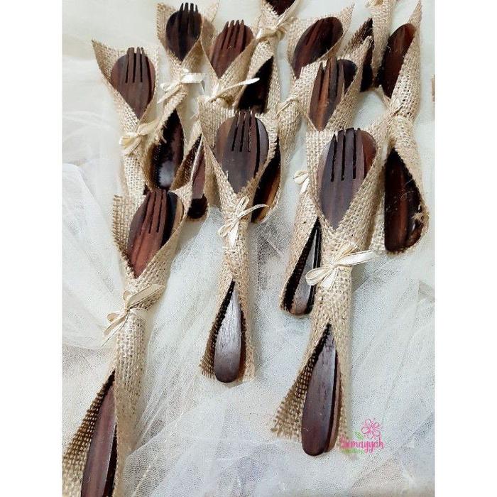 souvenir sendok kayu satu set sendok garpu 6rb