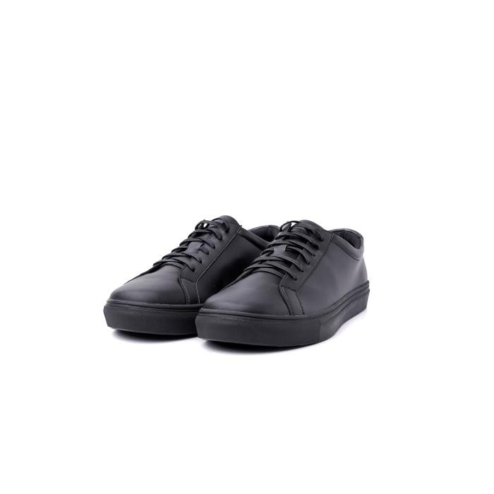 Sepatu Casual Pria Portee Goods Mono Court Classic All Black