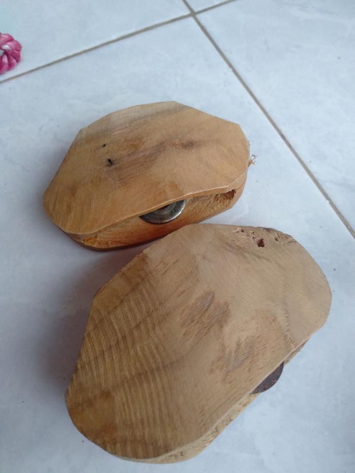 Dapat 2 Lonceng Sapi Kecil Kayu / Klonthong Sapi/Bunyi Sapiuntu bunyi bunyian Sapi khas
