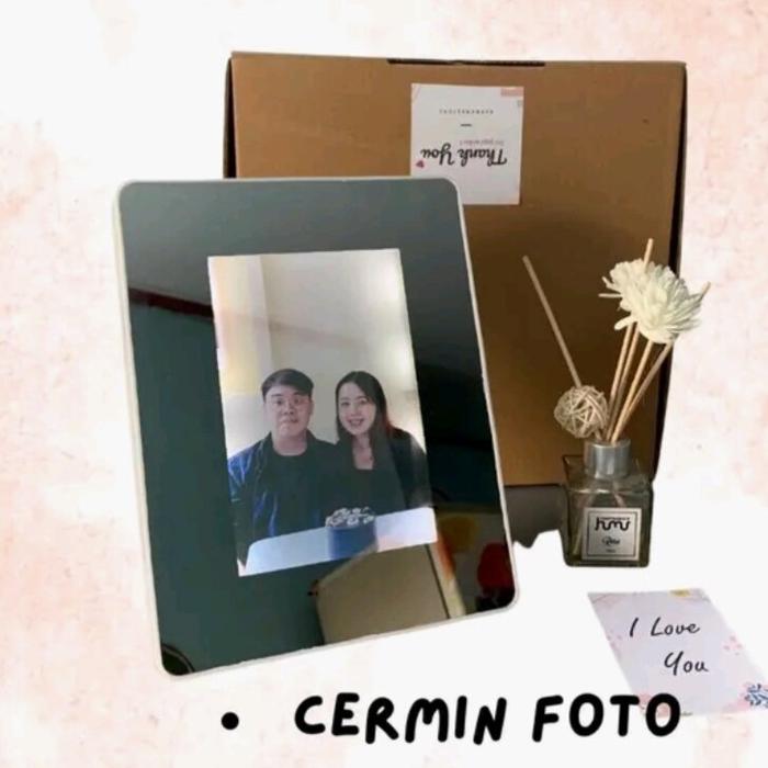SEHARI JADI bingkai foto Cermin mirror kotak foto wajah lampu LED hias magic ajaib hadiah kado gift 