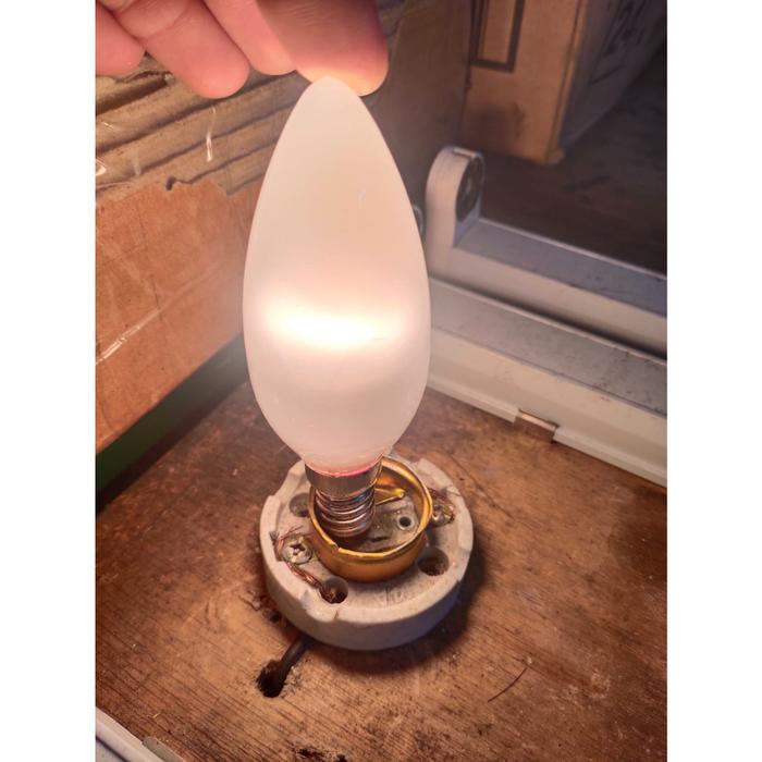 LAMPU HIAS LED CANDLE FITTING E14 40W C35 MODEL LILIN