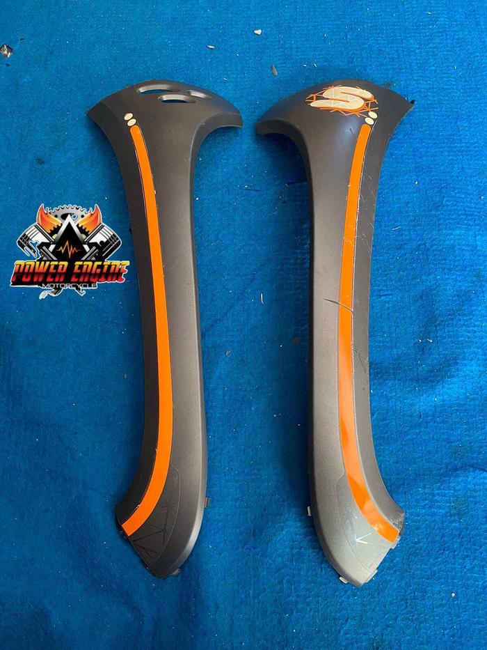Sayap cover tebeng sameng list samping depan honda Scoopy fi terbaru k2f original